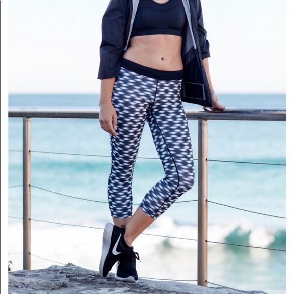 Nike Relay Dri-Fit High Impact Mid-Rise Running Tights In Black & White Print - Picture 1 of 13